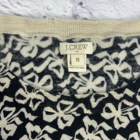 J. Crew Black and Cream Bow Knit Lightweight Sweater. 100% Wool. Coquette Girl. - Picture 2 of 6